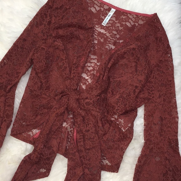 Racheal’s Rust and Lace Top - Picture 3 of 3